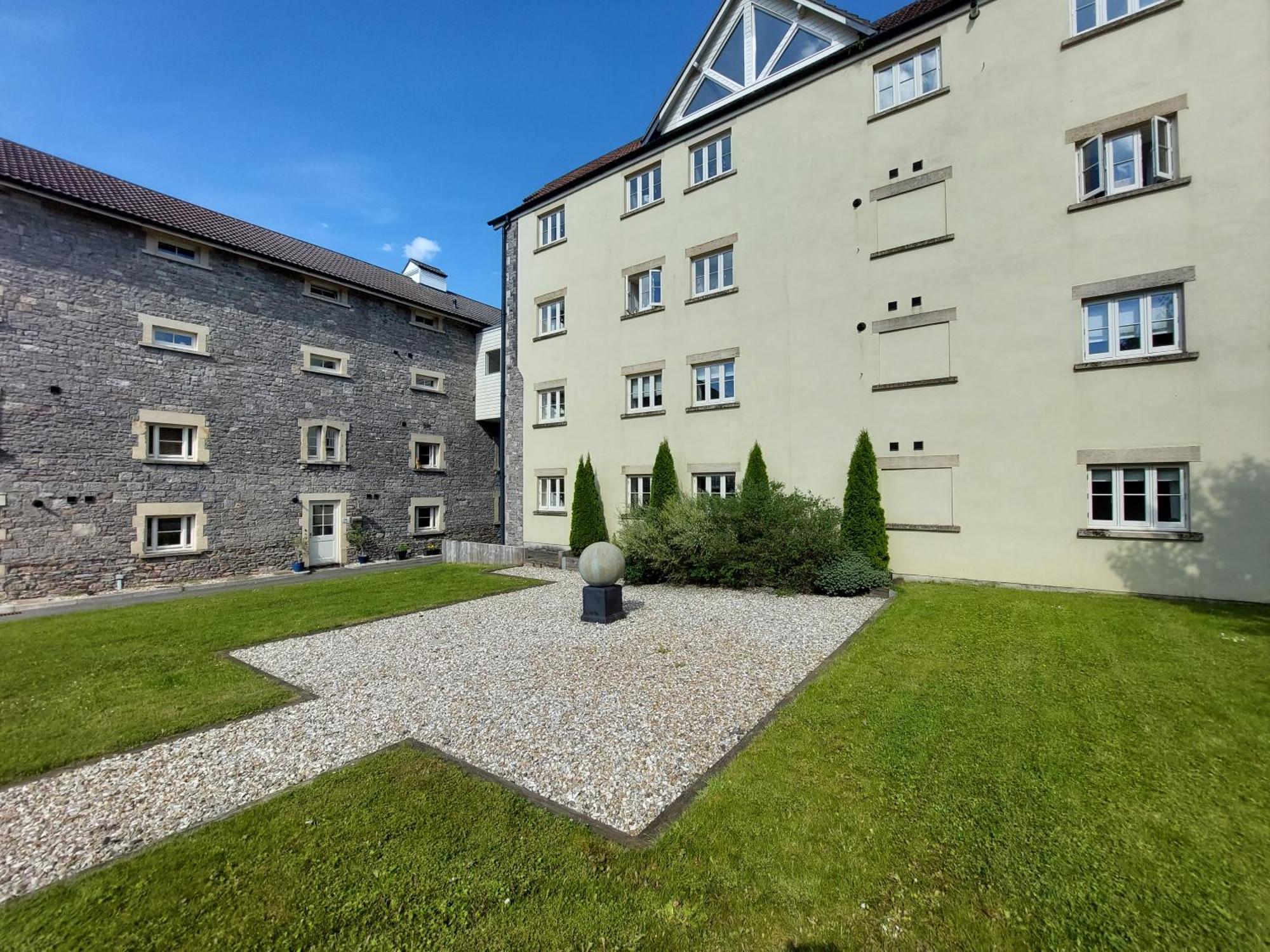 Old Brewery Home With Pool And Gym Access Oakhill Экстерьер фото