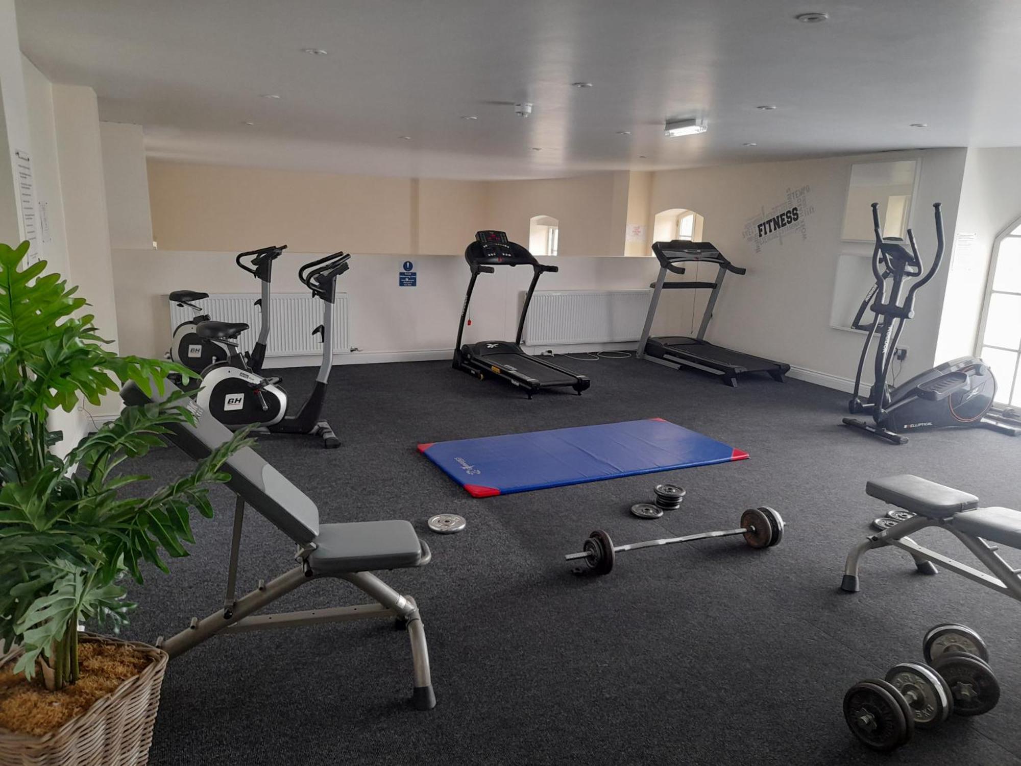 Old Brewery Home With Pool And Gym Access Oakhill Экстерьер фото